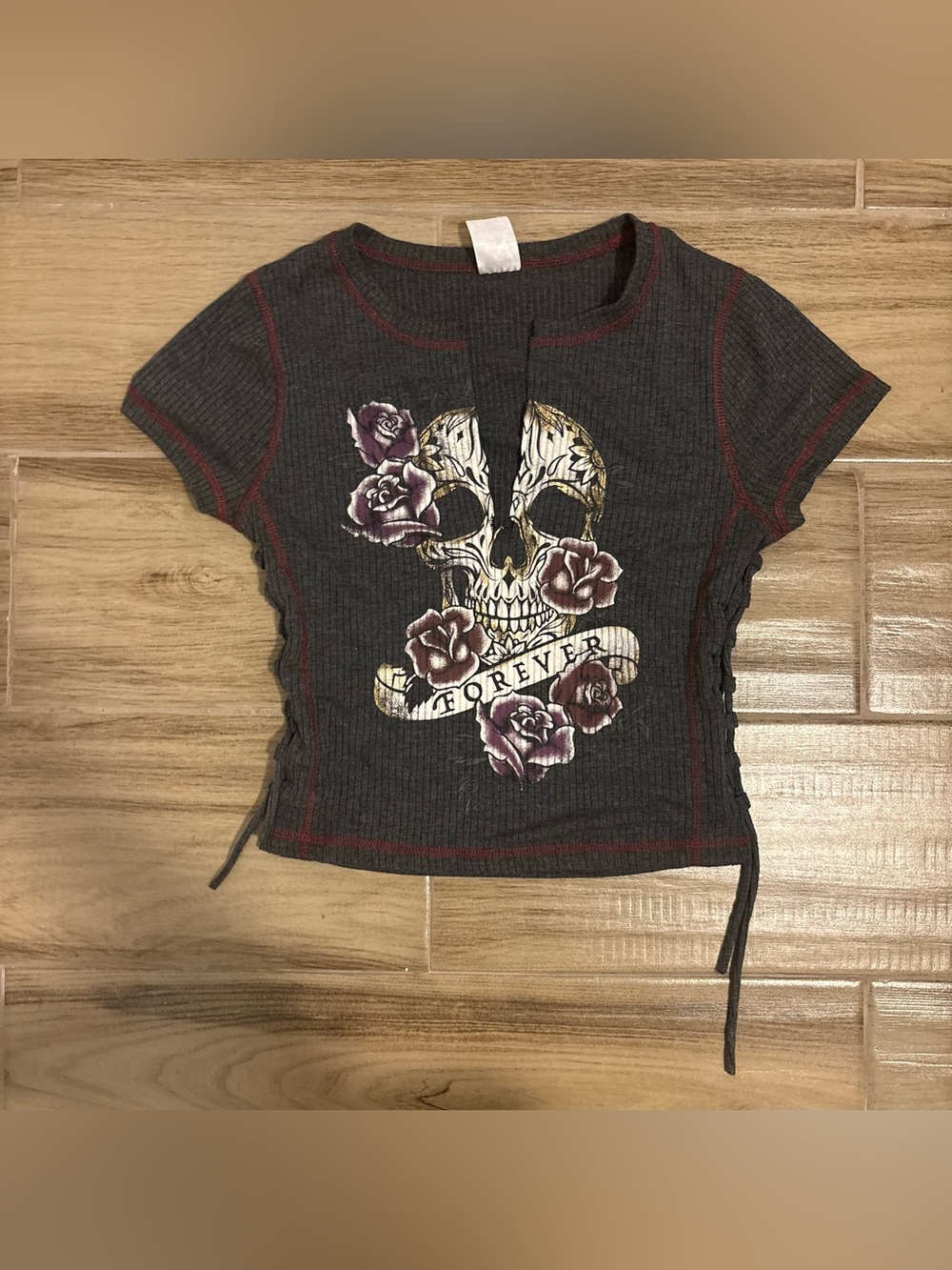 Vintage No Boundaries Skull & Roses Graphic Ribbed Tee - Size Small